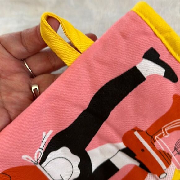 Blue Q Oven Mitt Cook Bake A La Mode Quirky Retro - Picture 4 of 8